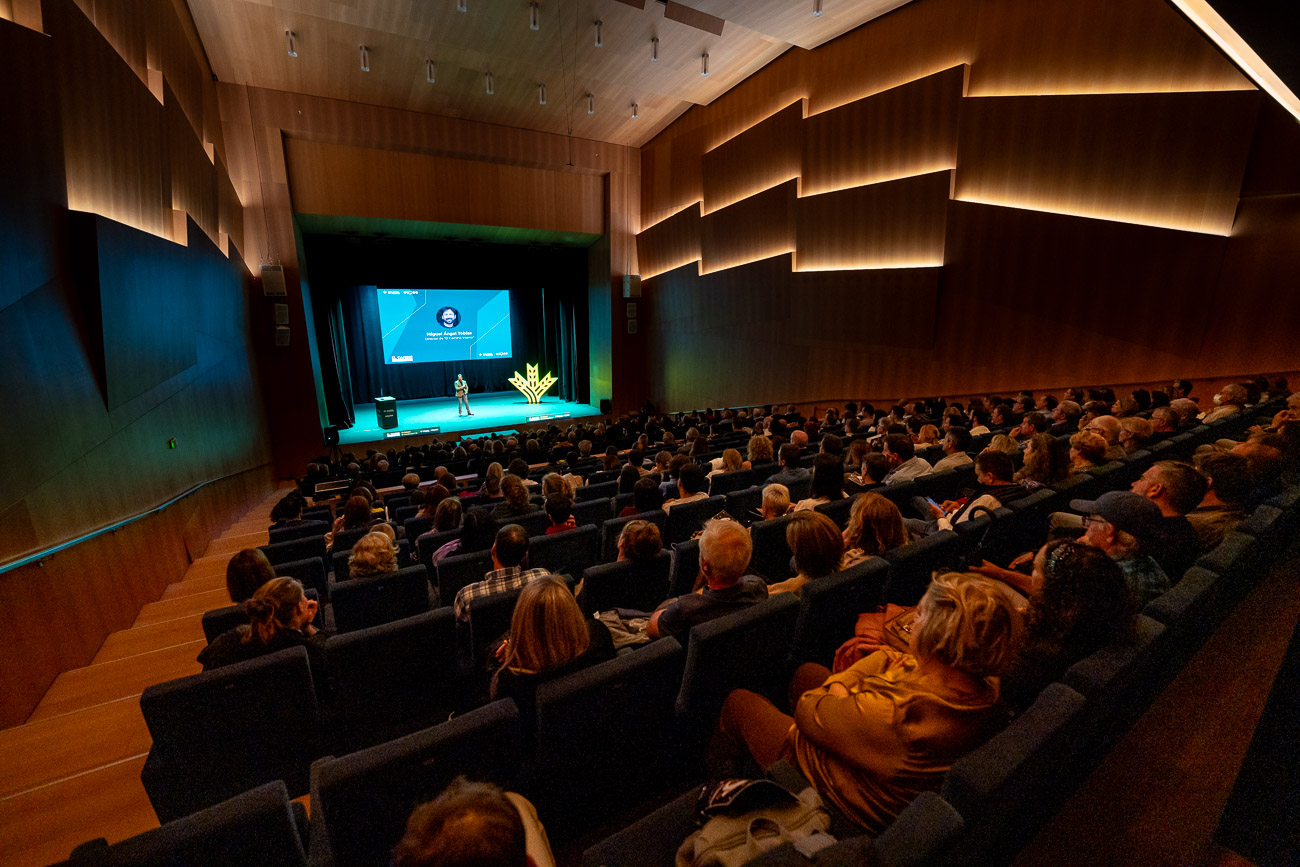 El acto tuvo lugar en Baluarte y estuvo organizado por Caja Rural de Navarra y Fundación Espes.