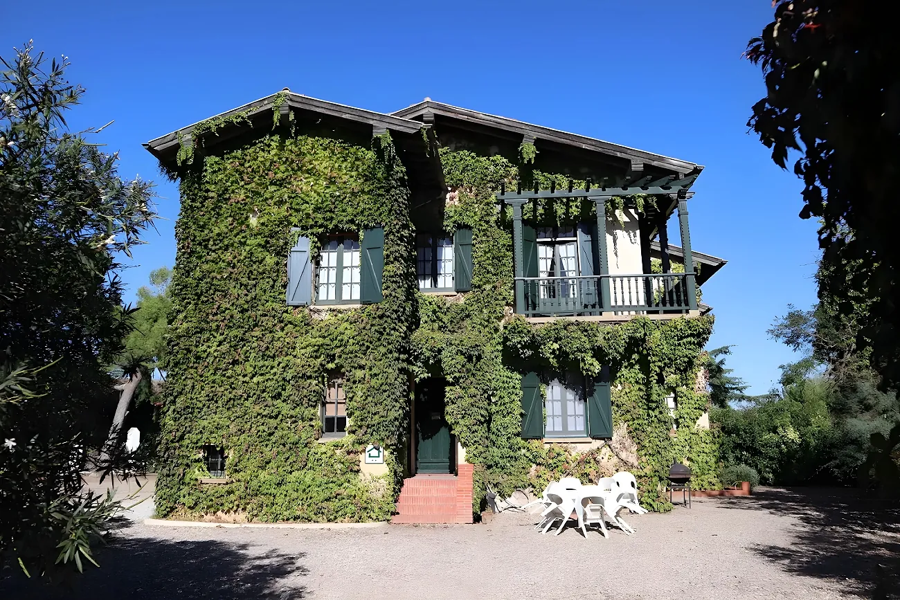 La casa rural Dehesa de San Juan, en Milagro, posee capacidad para catorce personas. 