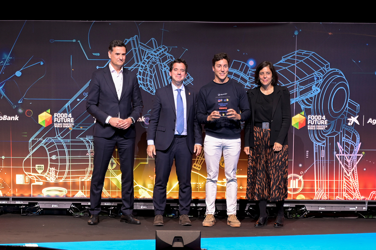 El CEO de Uraphex, Javier López, recogió los galardones en nombre de la 'startup'.