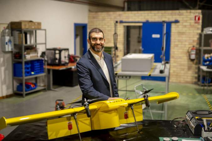 De sufrir ocho operaciones de la vista a contemplar el mundo con los ojos de un dron desde Tudela