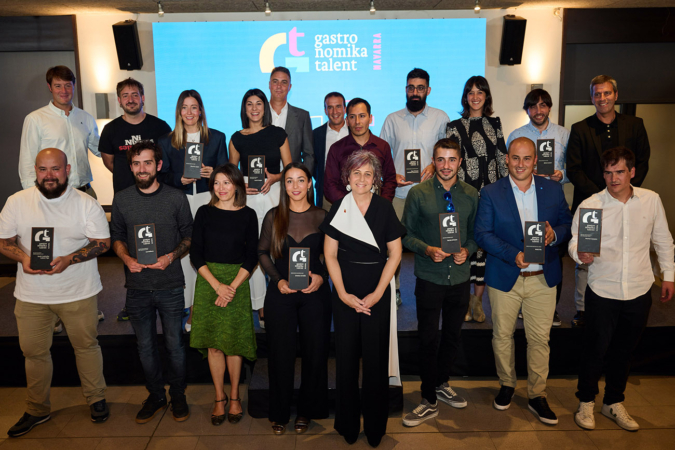 Los doce jóvenes premiados en ‘Gastronomika Talent Navarra’