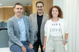 Josean Ascarza, CEO de Oniria, junto a Javier Castilla y Aleyois Haro, de Grupo Castilla. (Foto: cedida)