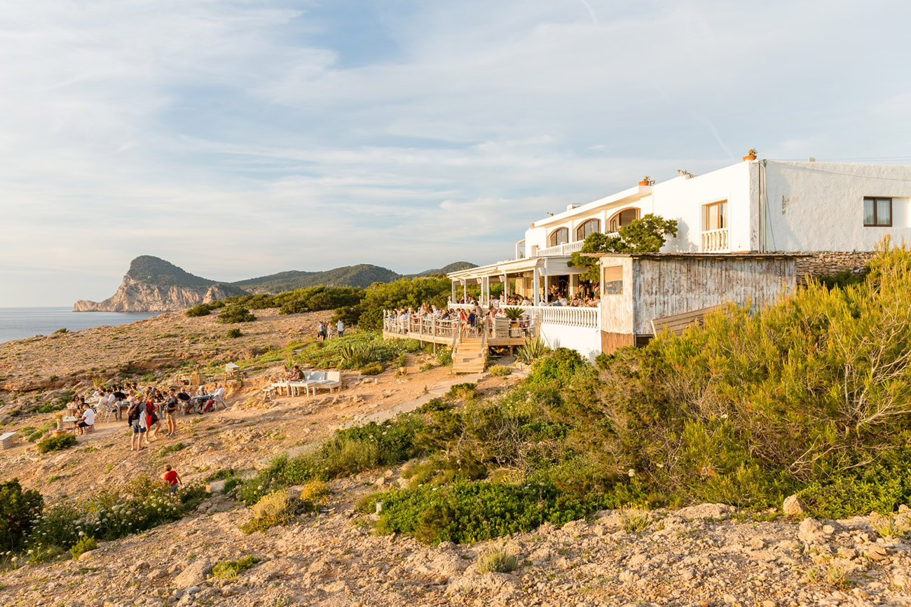  Casa Maca es un pequeño hotel y restaurante de lujo, al que acuden celebridades como Kate Moss o Leonardo Dicaprio.