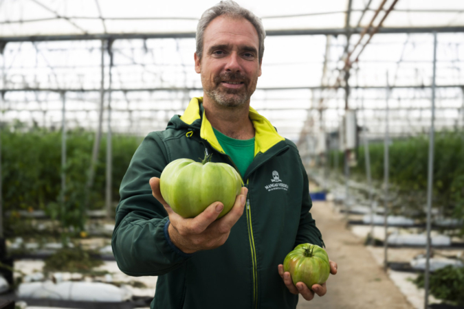 El biólogo pamplonés que cambió los coches por el cultivo de verduras en Caparroso