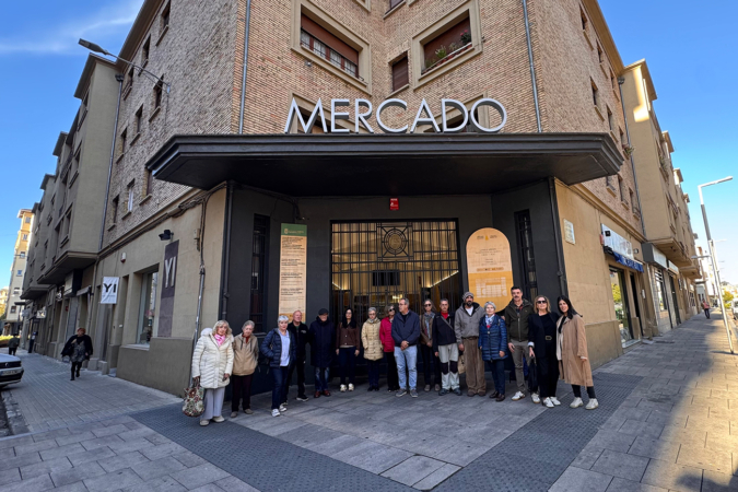 Vecinos del Ensanche de Pamplona rechazan la construcción de más plantas en el edificio del mercado