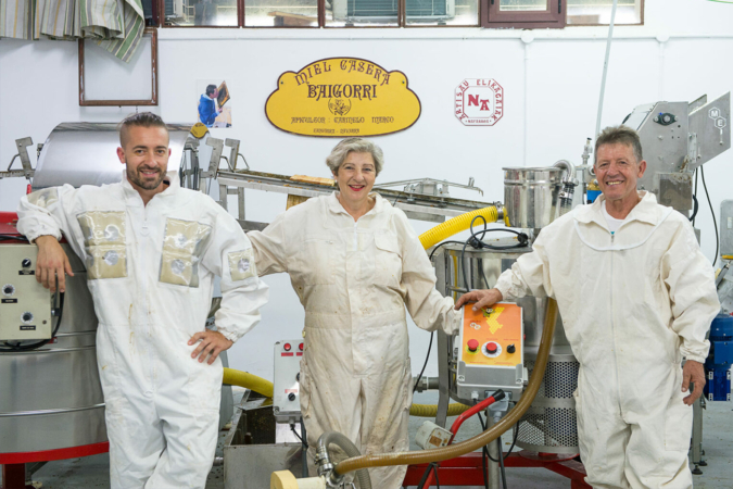 Miel Baigorri: unas 450 colmenas en toda Navarra, cosméticos y apiterapia