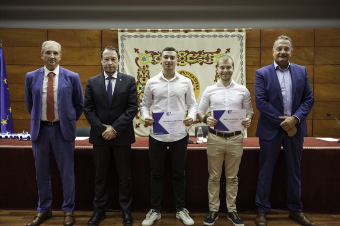 Tres jóvenes, premiados por la Cátedra Industria 4.0 de CITI Navarra y la UPNA