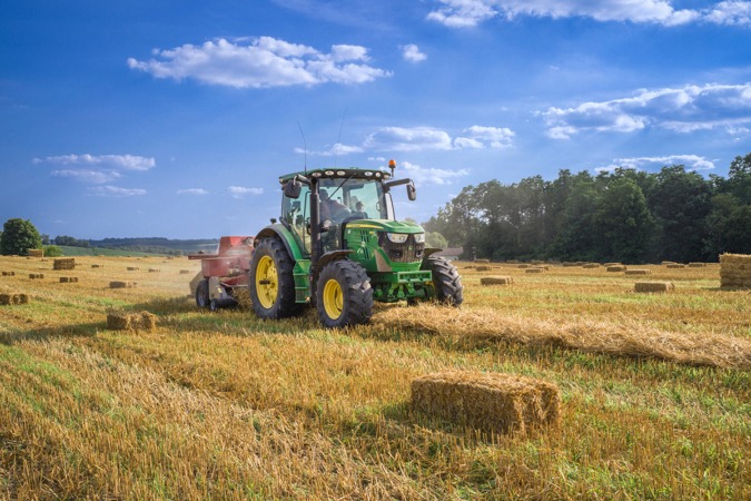 Los jóvenes que piden ayudas para emprender en el campo bajan a la mitad