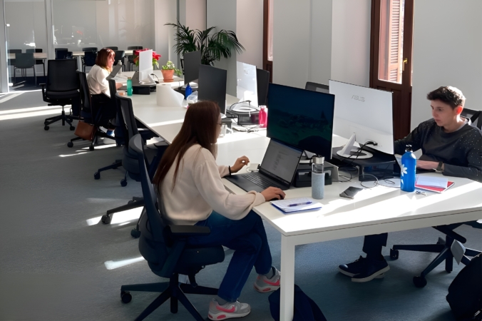 La navarra RenerCycle estrena oficinas en la plaza del Castillo de Pamplona