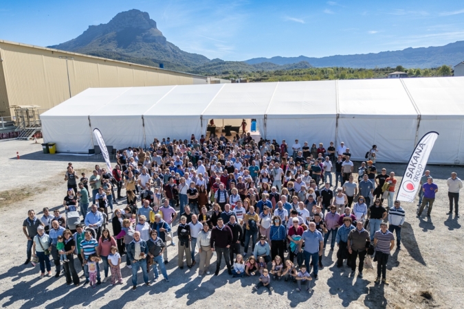 Sakana Group homenajea a sus socios jubilados en una gran fiesta con trabajadores y familias