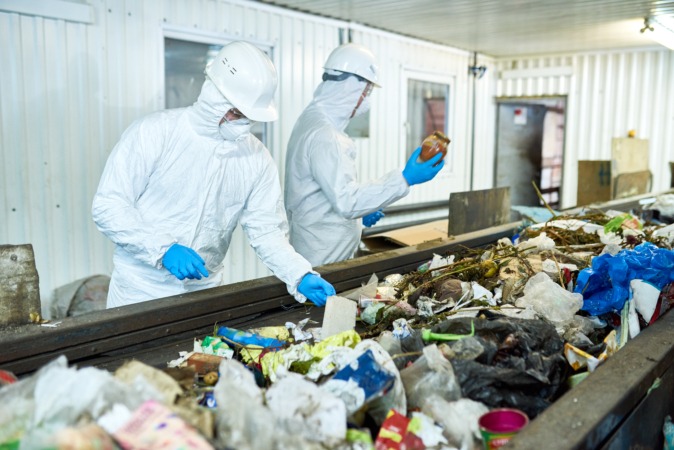 Los mediadores denuncian el “desamparo asegurador” de las empresas de reciclaje