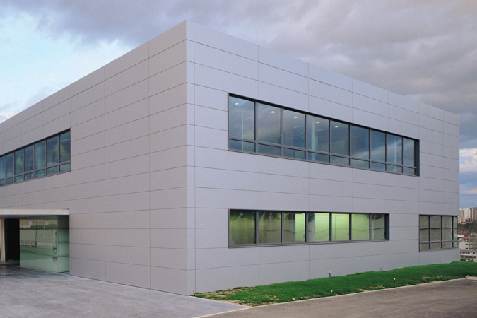 Timac Agro invierte 12 millones en sus plantas de Lodosa y Sevilla para aumentar su capacidad productiva
