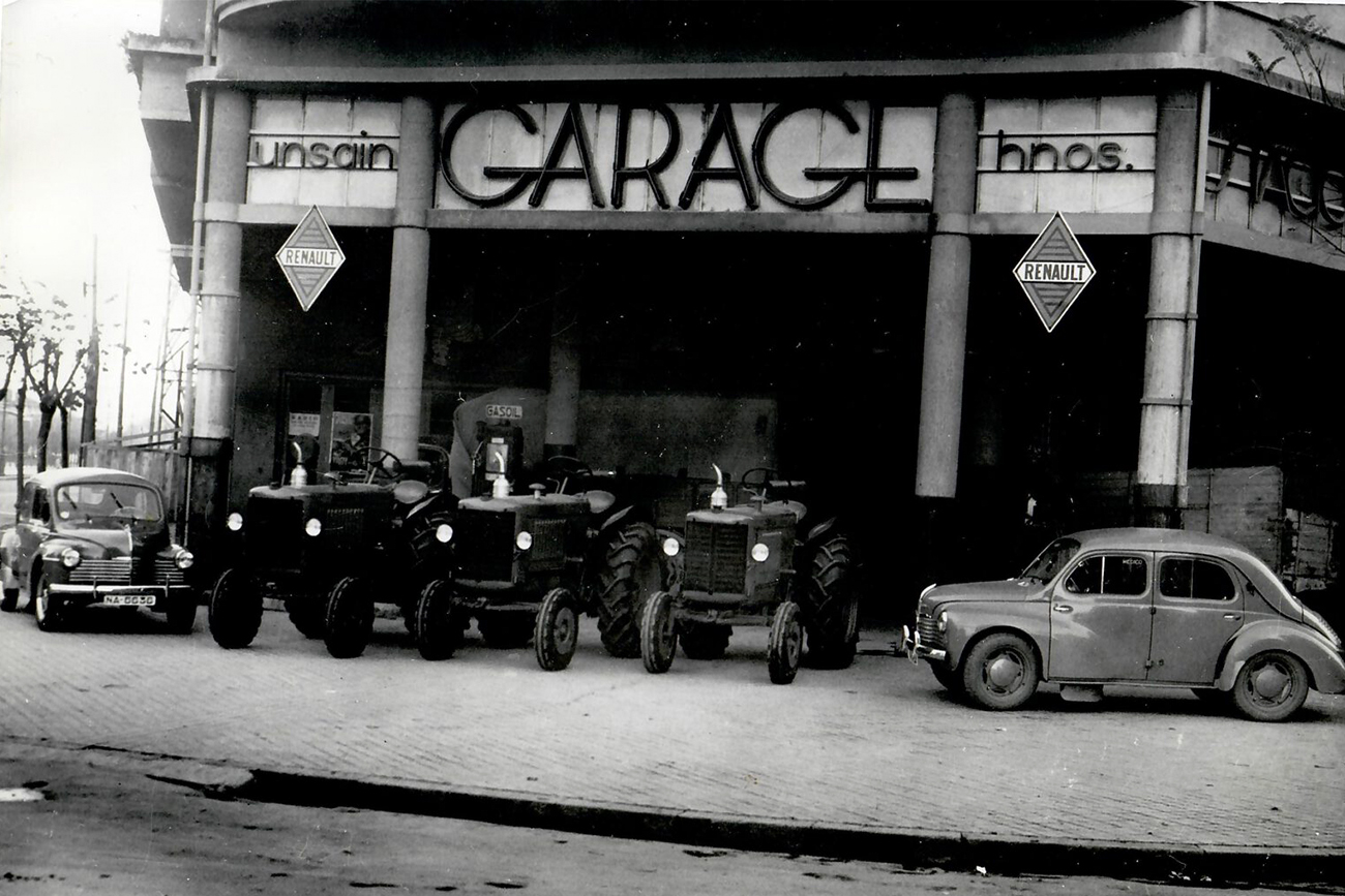 En los años 30, Unsain inauguró su primer establecimiento con taller y gasolinera en la plaza de las Merindades. (Foto: cedida)