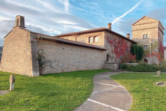 El Palacio de Etxauri: refugio creativo para artistas como Amaia Montero o Candis Cayne