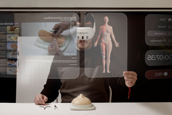 La navarra Ysium Medical añade la realidad aumentada inmersiva para formarse con sus simuladores de tejidos
