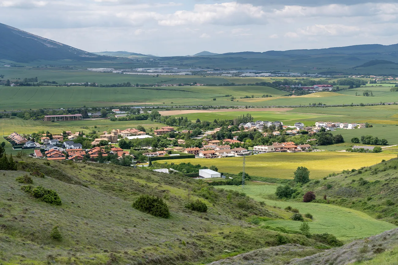 El proyecto, compuesto por nueve viviendas con jardín, se ubica en la localidad de Zulueta.
